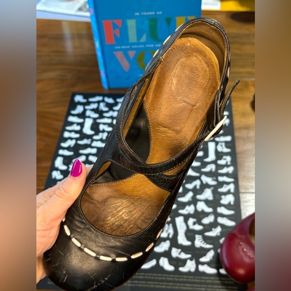 John Fluevog Operetta Malibran Red AND Black Heels Size 10 Project Shoes (2 prs) - Picture 7 of 16